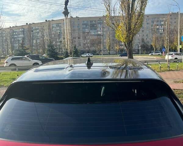 Червоний Ленд Ровер Рендж Ровер Велар, об'ємом двигуна 2 л та пробігом 36 тис. км за 55555 $, фото 1 на Automoto.ua