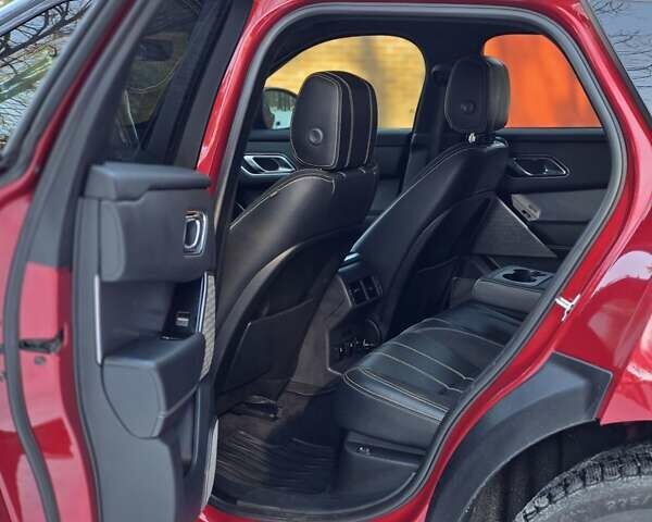 Червоний Ленд Ровер Рендж Ровер Велар, об'ємом двигуна 2 л та пробігом 87 тис. км за 35700 $, фото 23 на Automoto.ua