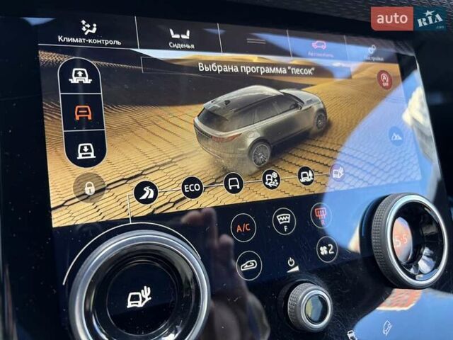 Красный Ленд Ровер Рендж Ровер Велар, объемом двигателя 2 л и пробегом 111 тыс. км за 39333 $, фото 39 на Automoto.ua