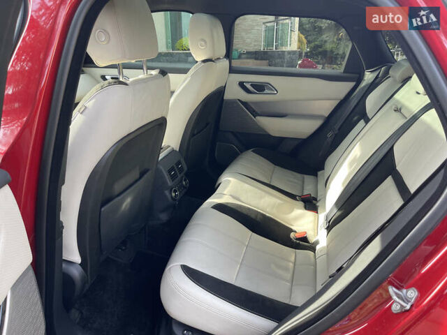 Червоний Ленд Ровер Рендж Ровер Велар, об'ємом двигуна 2 л та пробігом 133 тис. км за 34490 $, фото 39 на Automoto.ua