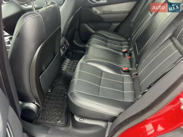 Красный Ленд Ровер Рендж Ровер Велар, объемом двигателя 2 л и пробегом 82 тыс. км за 35900 $, фото 16 на Automoto.ua