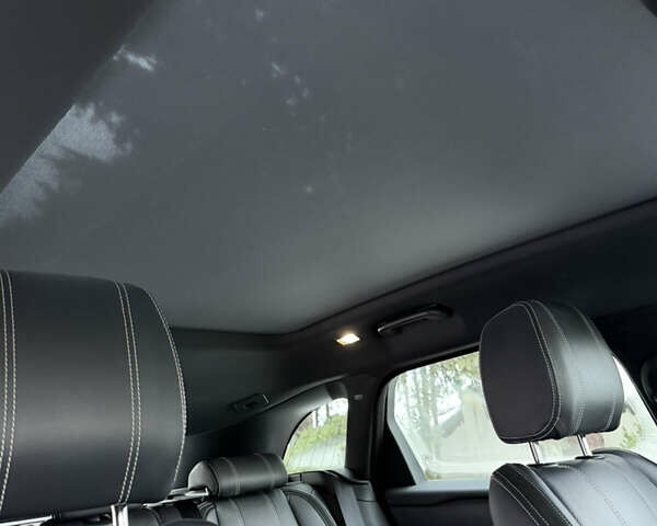 Красный Ленд Ровер Рендж Ровер Велар, объемом двигателя 2 л и пробегом 65 тыс. км за 47000 $, фото 20 на Automoto.ua