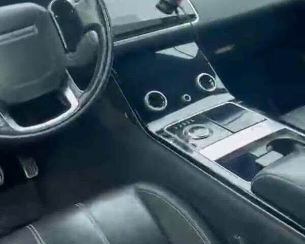 Красный Ленд Ровер Рендж Ровер Велар, объемом двигателя 2 л и пробегом 95 тыс. км за 44222 $, фото 1 на Automoto.ua