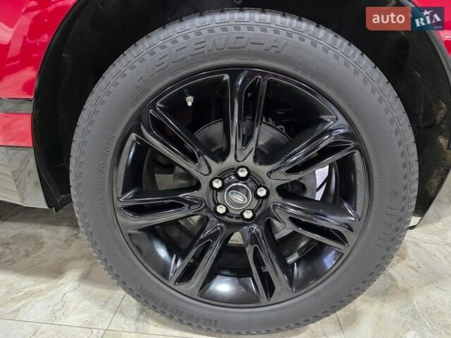 Червоний Ленд Ровер Рендж Ровер Велар, об'ємом двигуна 2 л та пробігом 176 тис. км за 32500 $, фото 75 на Automoto.ua