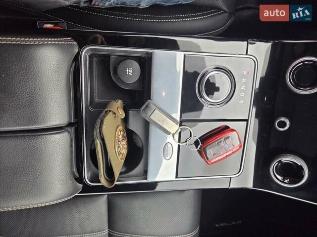 Красный Ленд Ровер Рендж Ровер Велар, объемом двигателя 2 л и пробегом 125 тыс. км за 35000 $, фото 31 на Automoto.ua