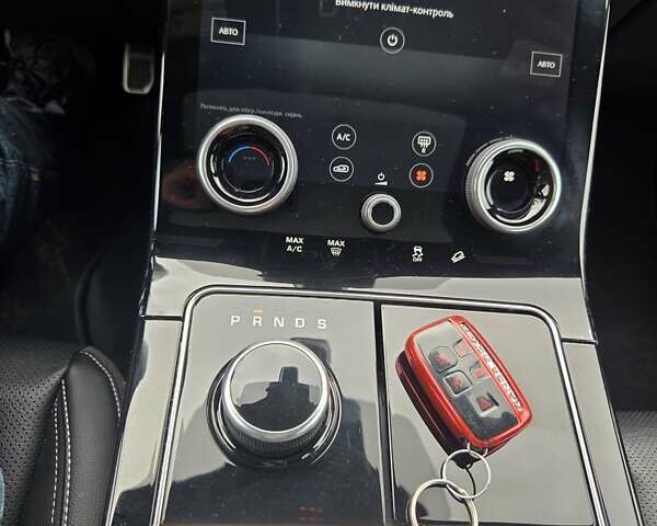 Красный Ленд Ровер Рендж Ровер Велар, объемом двигателя 2 л и пробегом 125 тыс. км за 35000 $, фото 3 на Automoto.ua