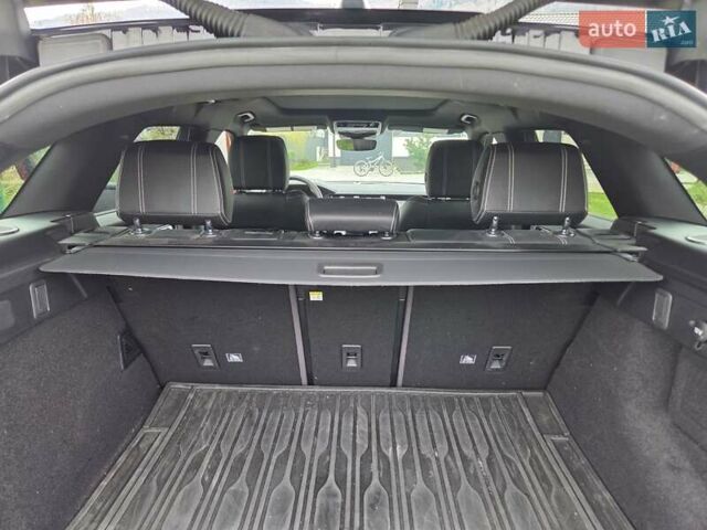 Красный Ленд Ровер Рендж Ровер Велар, объемом двигателя 2 л и пробегом 125 тыс. км за 35000 $, фото 18 на Automoto.ua