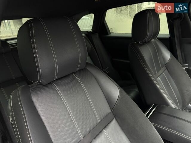 Червоний Ленд Ровер Рендж Ровер Велар, об'ємом двигуна 2 л та пробігом 112 тис. км за 41000 $, фото 30 на Automoto.ua