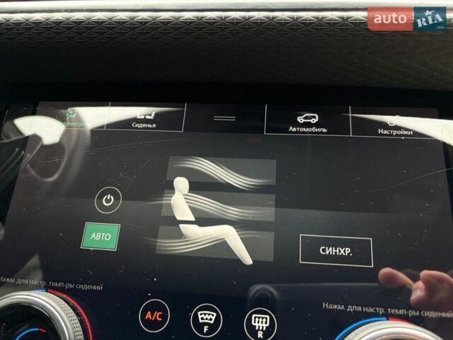 Червоний Ленд Ровер Рендж Ровер Велар, об'ємом двигуна 2 л та пробігом 112 тис. км за 41000 $, фото 15 на Automoto.ua