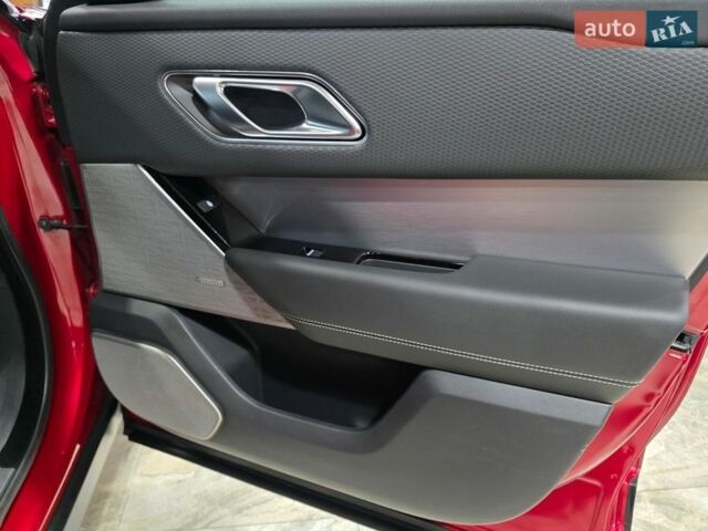 Червоний Ленд Ровер Рендж Ровер Велар, об'ємом двигуна 2 л та пробігом 176 тис. км за 32500 $, фото 62 на Automoto.ua