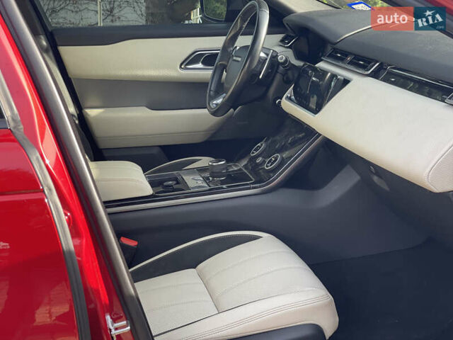 Червоний Ленд Ровер Рендж Ровер Велар, об'ємом двигуна 2 л та пробігом 133 тис. км за 34490 $, фото 48 на Automoto.ua