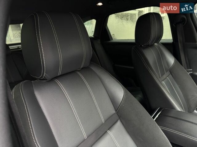 Червоний Ленд Ровер Рендж Ровер Велар, об'ємом двигуна 2 л та пробігом 112 тис. км за 41000 $, фото 31 на Automoto.ua