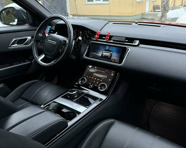 Красный Ленд Ровер Рендж Ровер Велар, объемом двигателя 2 л и пробегом 65 тыс. км за 47000 $, фото 18 на Automoto.ua