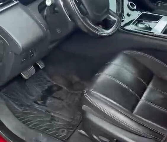 Красный Ленд Ровер Рендж Ровер Велар, объемом двигателя 2 л и пробегом 95 тыс. км за 44222 $, фото 12 на Automoto.ua