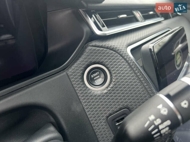 Червоний Ленд Ровер Рендж Ровер Велар, об'ємом двигуна 2 л та пробігом 82 тис. км за 39000 $, фото 19 на Automoto.ua