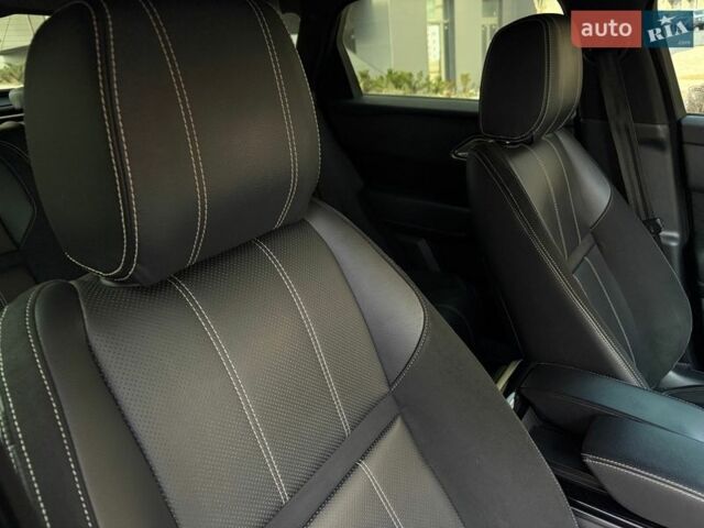 Червоний Ленд Ровер Рендж Ровер Велар, об'ємом двигуна 2 л та пробігом 111 тис. км за 44200 $, фото 7 на Automoto.ua