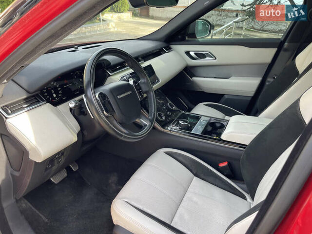 Червоний Ленд Ровер Рендж Ровер Велар, об'ємом двигуна 2 л та пробігом 133 тис. км за 34490 $, фото 40 на Automoto.ua