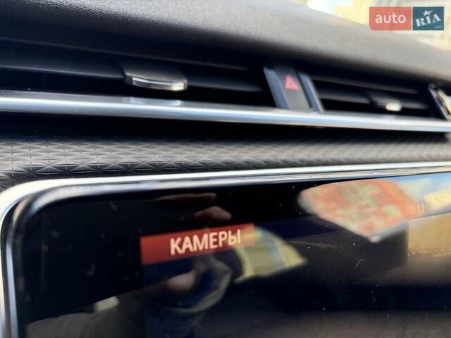 Красный Ленд Ровер Рендж Ровер Велар, объемом двигателя 2 л и пробегом 111 тыс. км за 39333 $, фото 44 на Automoto.ua