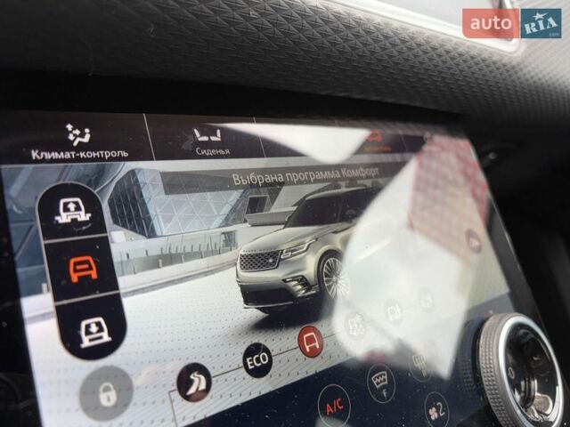 Красный Ленд Ровер Рендж Ровер Велар, объемом двигателя 2 л и пробегом 111 тыс. км за 39933 $, фото 16 на Automoto.ua