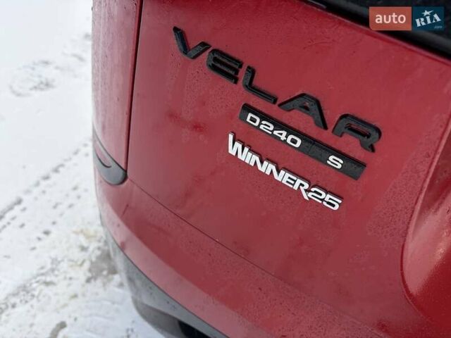 Красный Ленд Ровер Рендж Ровер Велар, объемом двигателя 2 л и пробегом 111 тыс. км за 39333 $, фото 15 на Automoto.ua