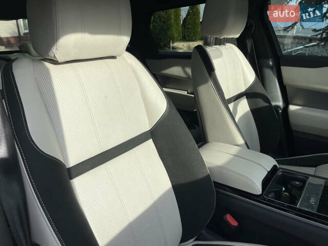 Червоний Ленд Ровер Рендж Ровер Велар, об'ємом двигуна 2 л та пробігом 133 тис. км за 34490 $, фото 46 на Automoto.ua