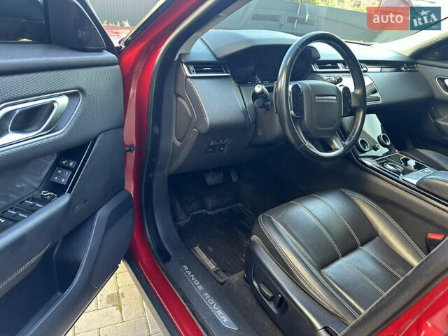 Червоний Ленд Ровер Рендж Ровер Велар, об'ємом двигуна 2 л та пробігом 100 тис. км за 31700 $, фото 28 на Automoto.ua