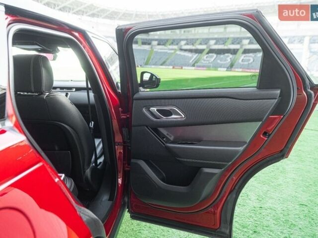 Червоний Ленд Ровер Рендж Ровер Велар, об'ємом двигуна 2 л та пробігом 82 тис. км за 38900 $, фото 43 на Automoto.ua