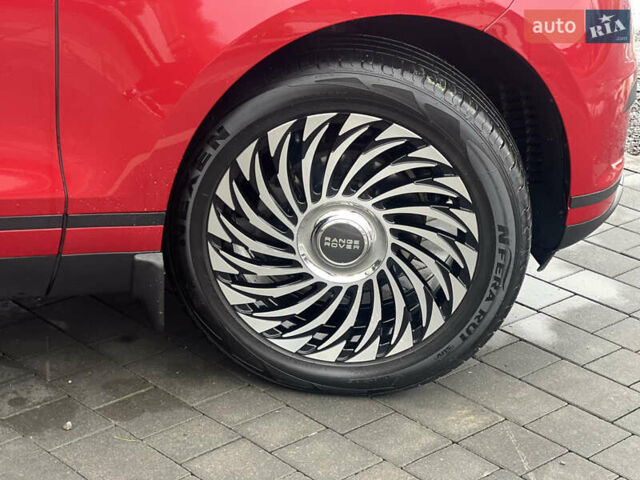 Червоний Ленд Ровер Рендж Ровер Велар, об'ємом двигуна 2 л та пробігом 82 тис. км за 39000 $, фото 6 на Automoto.ua