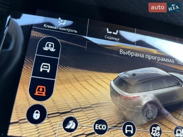 Червоний Ленд Ровер Рендж Ровер Велар, об'ємом двигуна 2 л та пробігом 111 тис. км за 44200 $, фото 41 на Automoto.ua