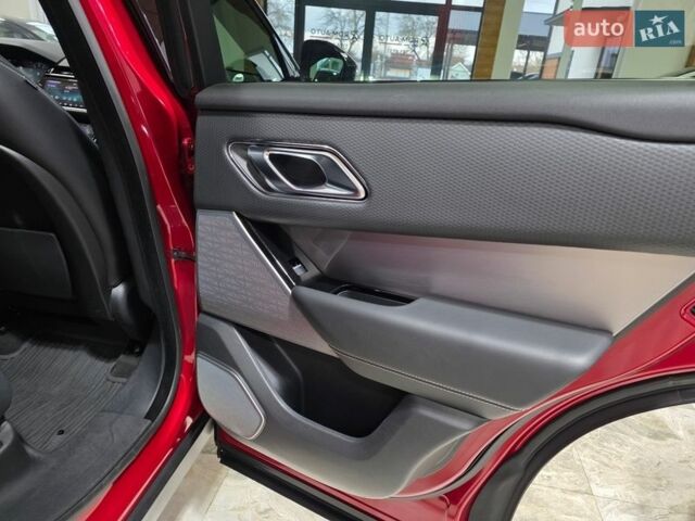 Червоний Ленд Ровер Рендж Ровер Велар, об'ємом двигуна 2 л та пробігом 176 тис. км за 32500 $, фото 66 на Automoto.ua