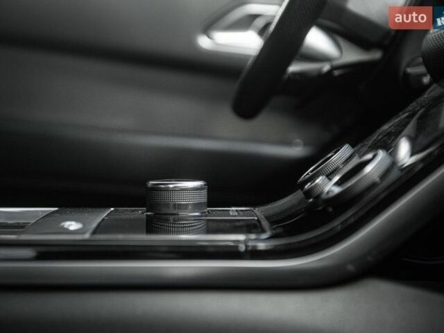 Червоний Ленд Ровер Рендж Ровер Велар, об'ємом двигуна 2 л та пробігом 82 тис. км за 38900 $, фото 45 на Automoto.ua