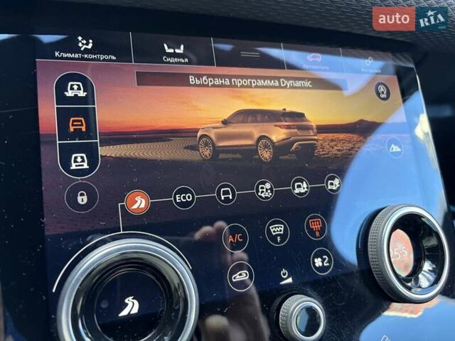 Красный Ленд Ровер Рендж Ровер Велар, объемом двигателя 2 л и пробегом 111 тыс. км за 39333 $, фото 42 на Automoto.ua