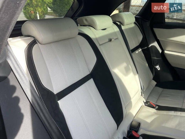 Червоний Ленд Ровер Рендж Ровер Велар, об'ємом двигуна 2 л та пробігом 133 тис. км за 34490 $, фото 41 на Automoto.ua