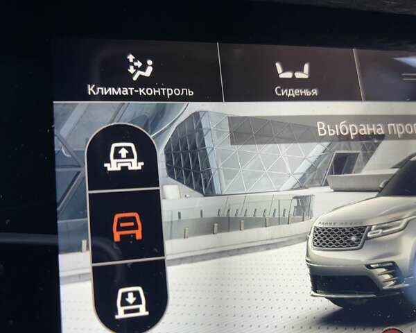 Красный Ленд Ровер Рендж Ровер Велар, объемом двигателя 2 л и пробегом 111 тыс. км за 39333 $, фото 51 на Automoto.ua