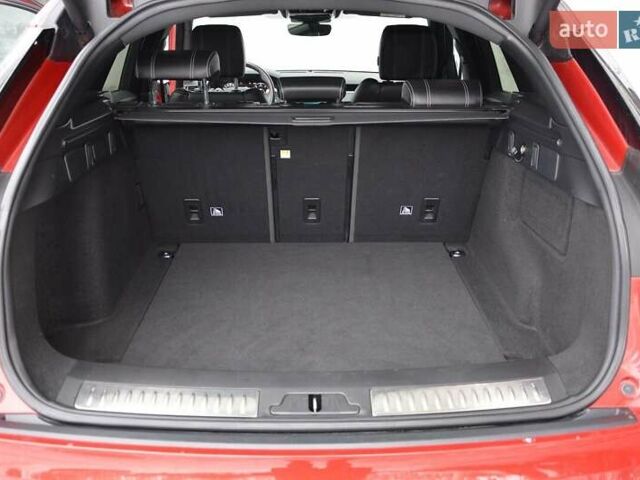 Красный Ленд Ровер Рендж Ровер Велар, объемом двигателя 2 л и пробегом 60 тыс. км за 42500 $, фото 8 на Automoto.ua