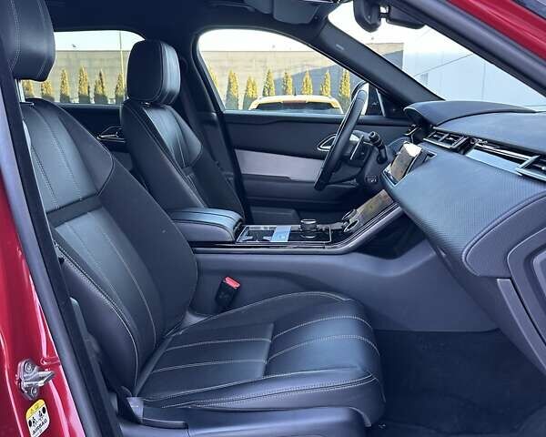 Червоний Ленд Ровер Рендж Ровер Велар, об'ємом двигуна 2 л та пробігом 97 тис. км за 35500 $, фото 30 на Automoto.ua