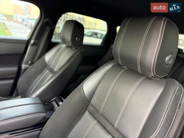 Червоний Ленд Ровер Рендж Ровер Велар, об'ємом двигуна 2 л та пробігом 99 тис. км за 43222 $, фото 27 на Automoto.ua