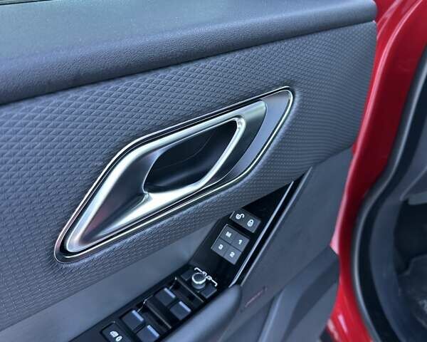 Червоний Ленд Ровер Рендж Ровер Велар, об'ємом двигуна 2 л та пробігом 97 тис. км за 35500 $, фото 12 на Automoto.ua