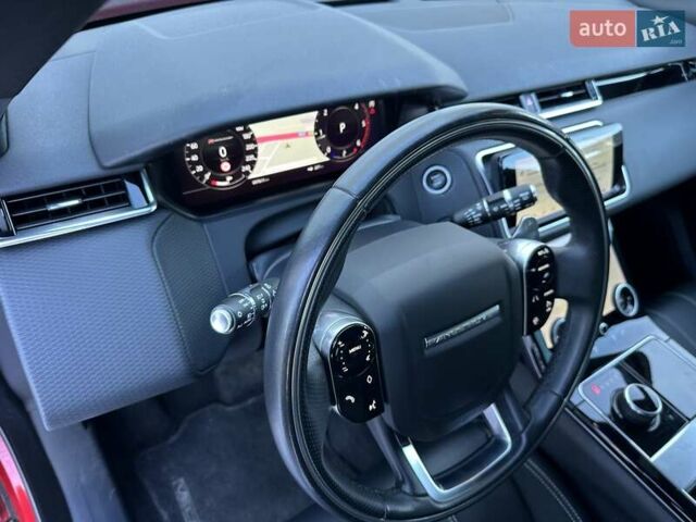 Червоний Ленд Ровер Рендж Ровер Велар, об'ємом двигуна 2 л та пробігом 97 тис. км за 35500 $, фото 16 на Automoto.ua