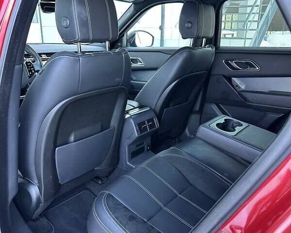 Червоний Ленд Ровер Рендж Ровер Велар, об'ємом двигуна 2 л та пробігом 97 тис. км за 35500 $, фото 18 на Automoto.ua