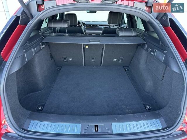 Червоний Ленд Ровер Рендж Ровер Велар, об'ємом двигуна 2 л та пробігом 97 тис. км за 35500 $, фото 31 на Automoto.ua