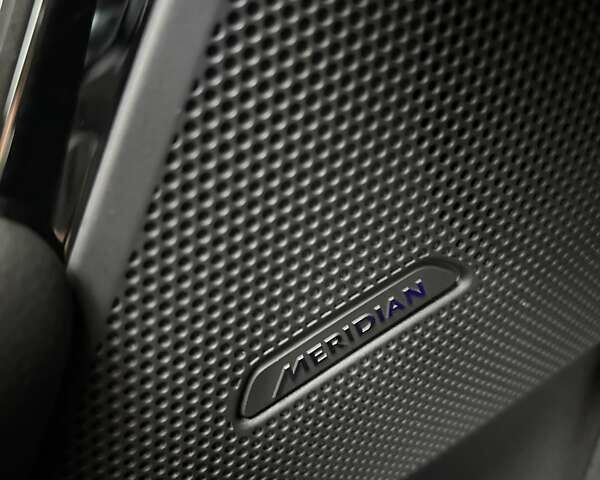 Червоний Ленд Ровер Рендж Ровер Велар, об'ємом двигуна 2 л та пробігом 99 тис. км за 43222 $, фото 30 на Automoto.ua