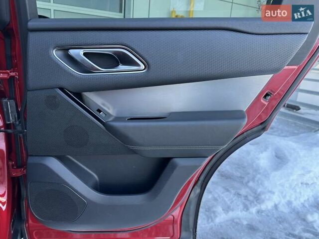 Червоний Ленд Ровер Рендж Ровер Велар, об'ємом двигуна 2 л та пробігом 97 тис. км за 35500 $, фото 26 на Automoto.ua