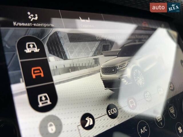 Червоний Ленд Ровер Рендж Ровер Велар, об'ємом двигуна 2 л та пробігом 99 тис. км за 43222 $, фото 35 на Automoto.ua