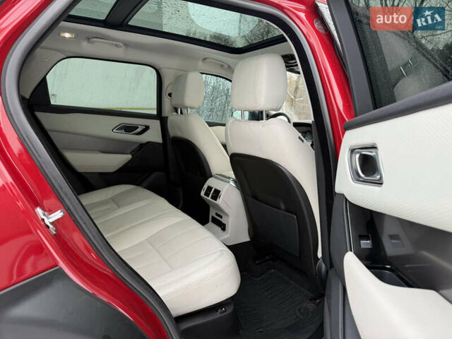 Червоний Ленд Ровер Рендж Ровер Велар, об'ємом двигуна 2 л та пробігом 145 тис. км за 28499 $, фото 14 на Automoto.ua