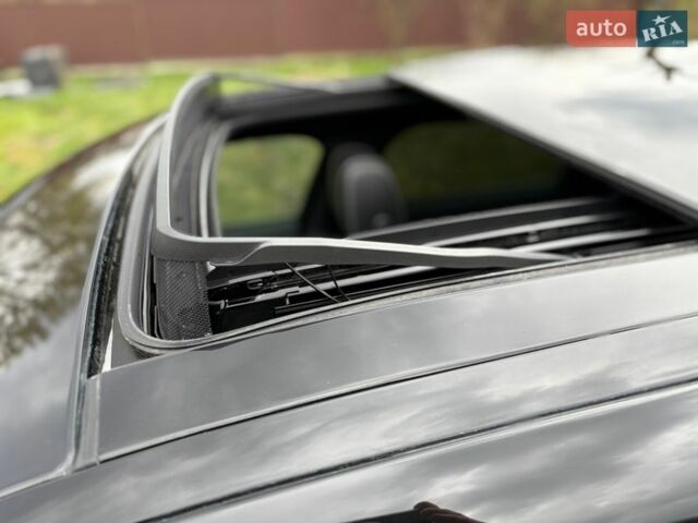 Красный Ленд Ровер Рендж Ровер Велар, объемом двигателя 2 л и пробегом 75 тыс. км за 33900 $, фото 47 на Automoto.ua