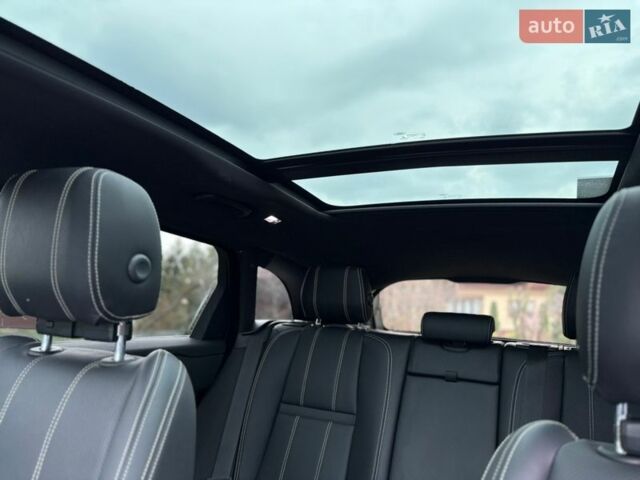 Красный Ленд Ровер Рендж Ровер Велар, объемом двигателя 2 л и пробегом 75 тыс. км за 33900 $, фото 46 на Automoto.ua