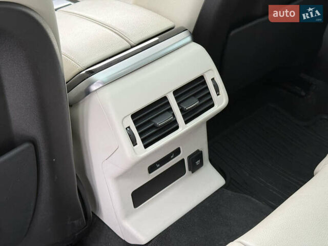 Червоний Ленд Ровер Рендж Ровер Велар, об'ємом двигуна 2 л та пробігом 145 тис. км за 28499 $, фото 16 на Automoto.ua