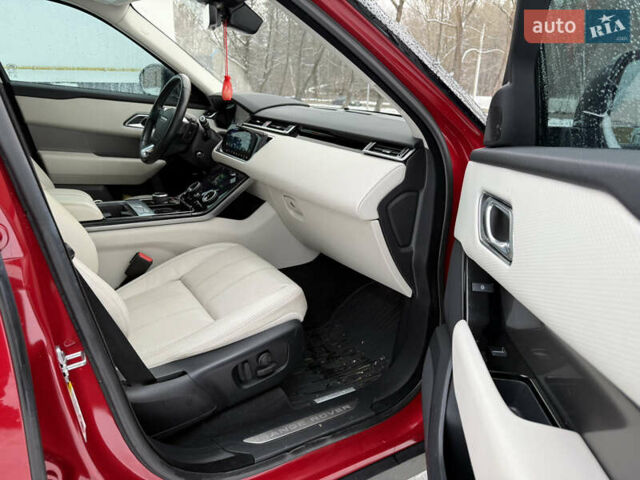 Червоний Ленд Ровер Рендж Ровер Велар, об'ємом двигуна 2 л та пробігом 145 тис. км за 28499 $, фото 12 на Automoto.ua