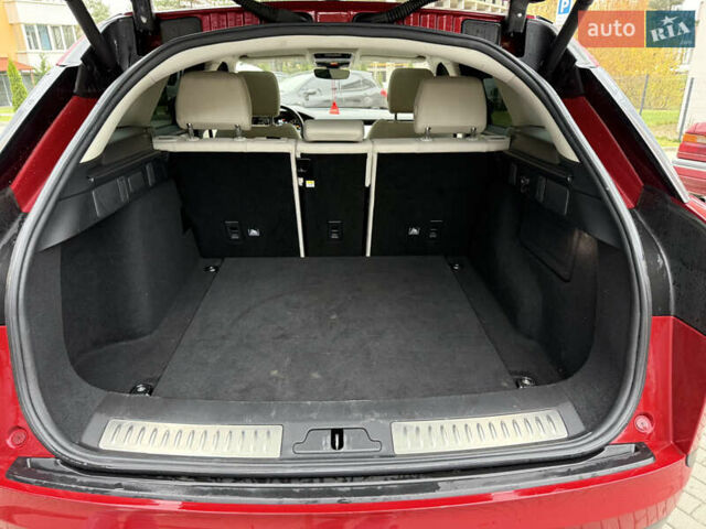 Червоний Ленд Ровер Рендж Ровер Велар, об'ємом двигуна 2 л та пробігом 145 тис. км за 30999 $, фото 15 на Automoto.ua